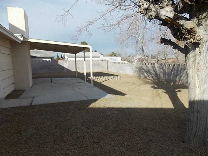 709 Altamira Road Las Vegas, NV 89145 - Photo 29 of 31 Yard/Garden.
