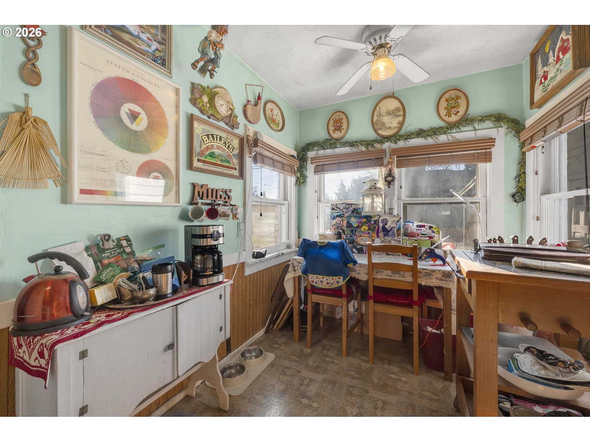 1601 Southeast 130th Avenue Portland, OR 97233 - Photo 19 of 35 a dining area with furniture and musical instruments