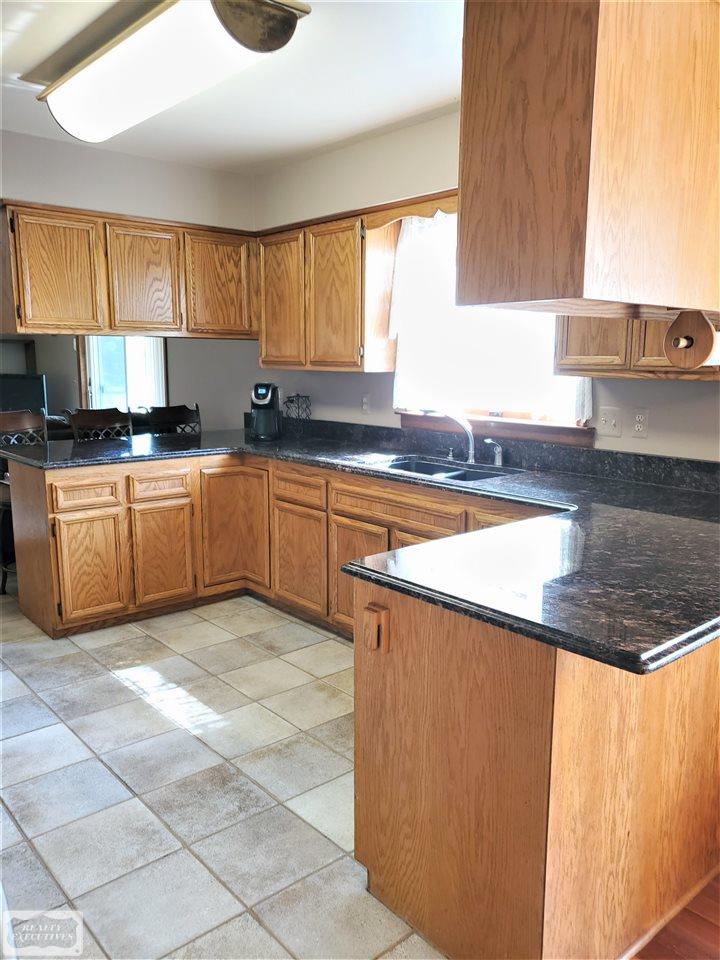 74722 Mackey Road Richmond, MI 48062 - Photo 9 of 36 31386178-8.JPG