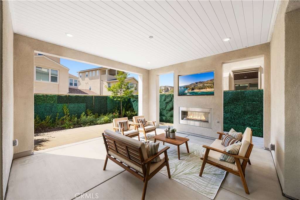 125 Character Irvine, CA 92618 - Photo 14 of 74 a outdoor living space with furniture and garden view