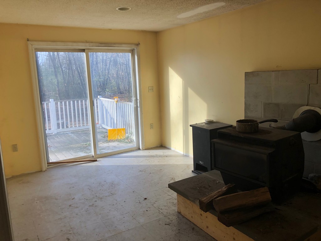 14 Lawrence Road Tyngsborough, MA 01879 - Photo 6 of 25 Gallery Image 6