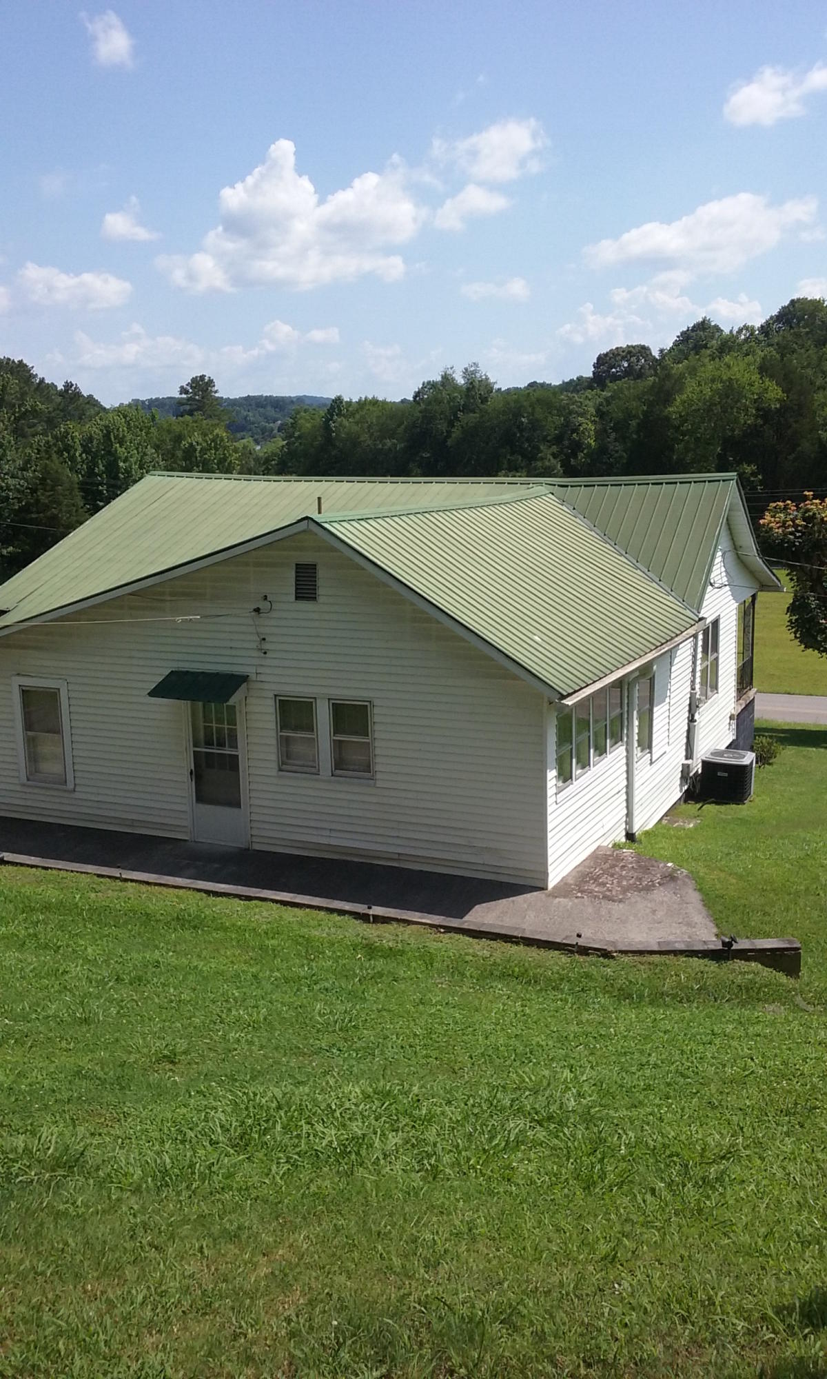 22673 Vonore Road Loudon, TN 37774 - Photo 2 of 39 102