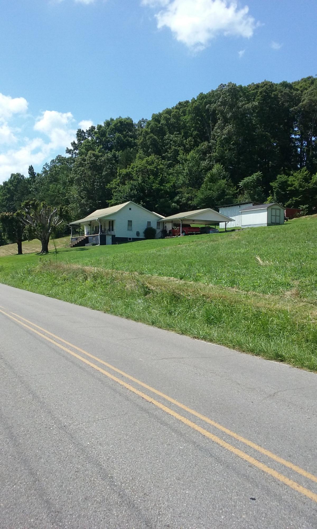 22673 Vonore Road Loudon, TN 37774 - Photo 3 of 39 091