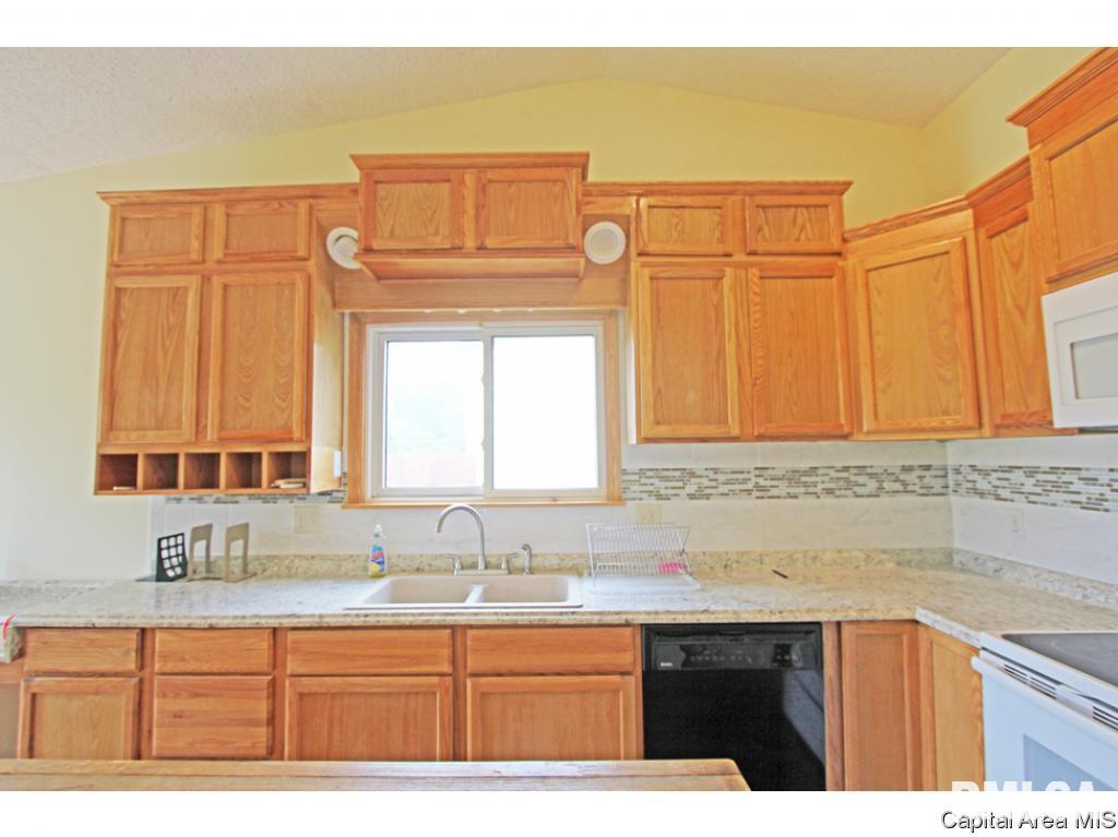147 Springbrook Drive Springfield, IL 62702 - Photo 2 of 24