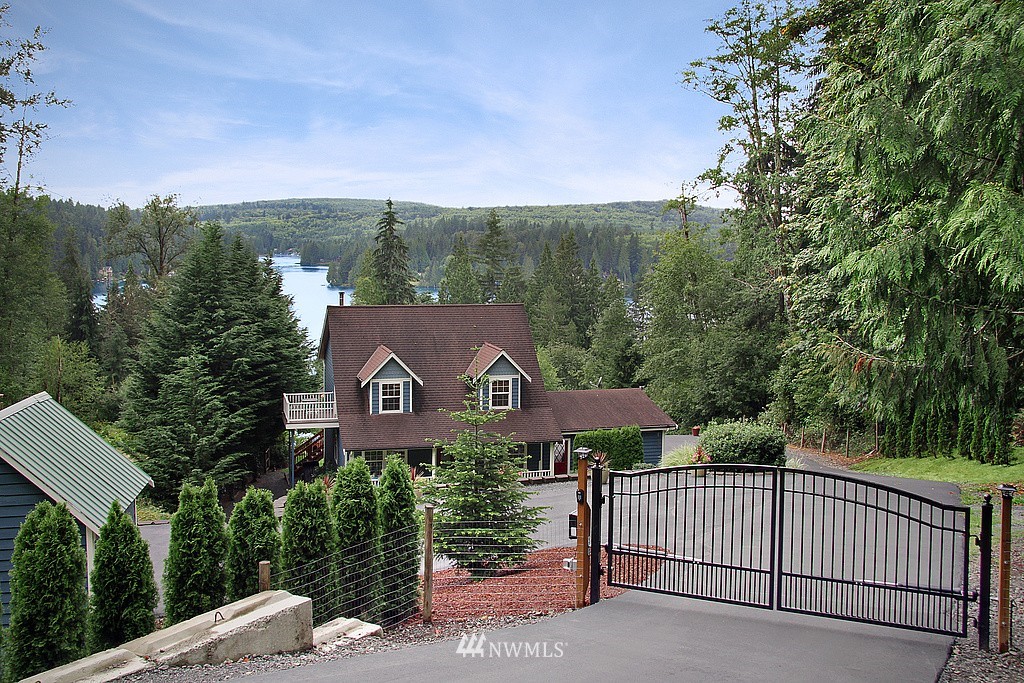 128 North Lake Roesiger Road Snohomish, WA 98290 - Photo 3 of 22