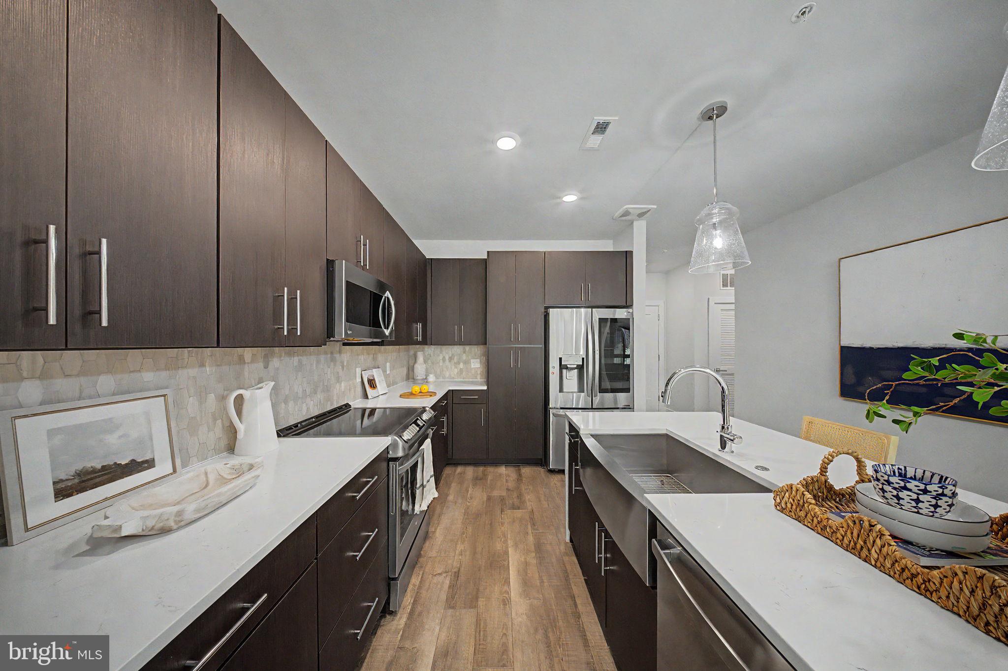 1761 Old Meadow Road, Unit 220 McLean, VA 22102 - Photo 3 of 32