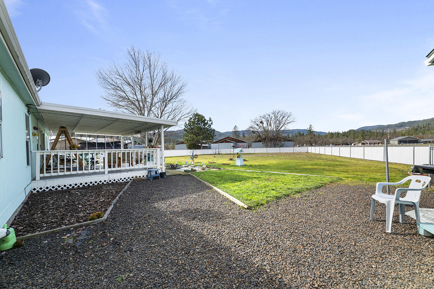 104 Hart Circle Shady Cove, OR 97539 - Photo 4 of 33