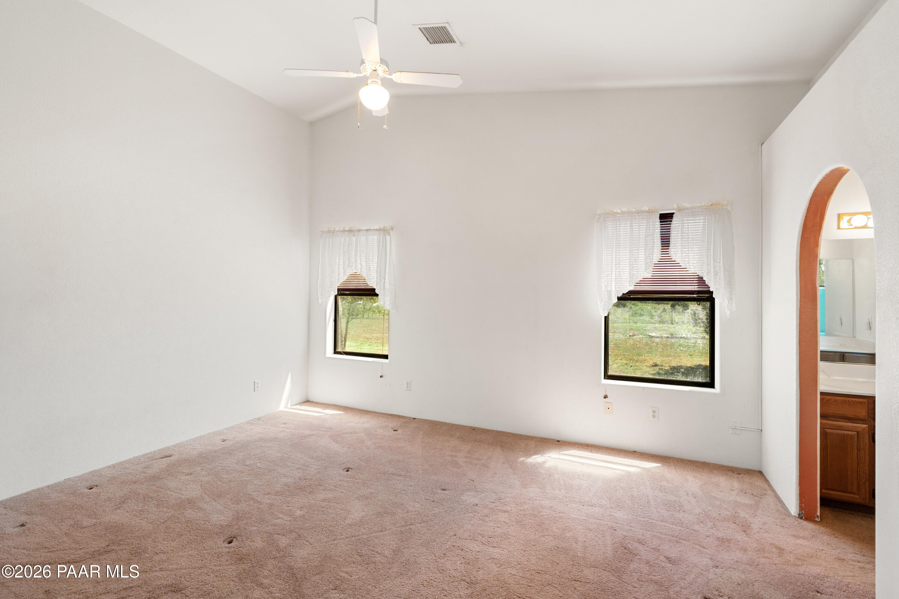 1525 Shadow Ridge Road Paulden, AZ 86334 - Photo 17 of 32 14-Primary Bedroom