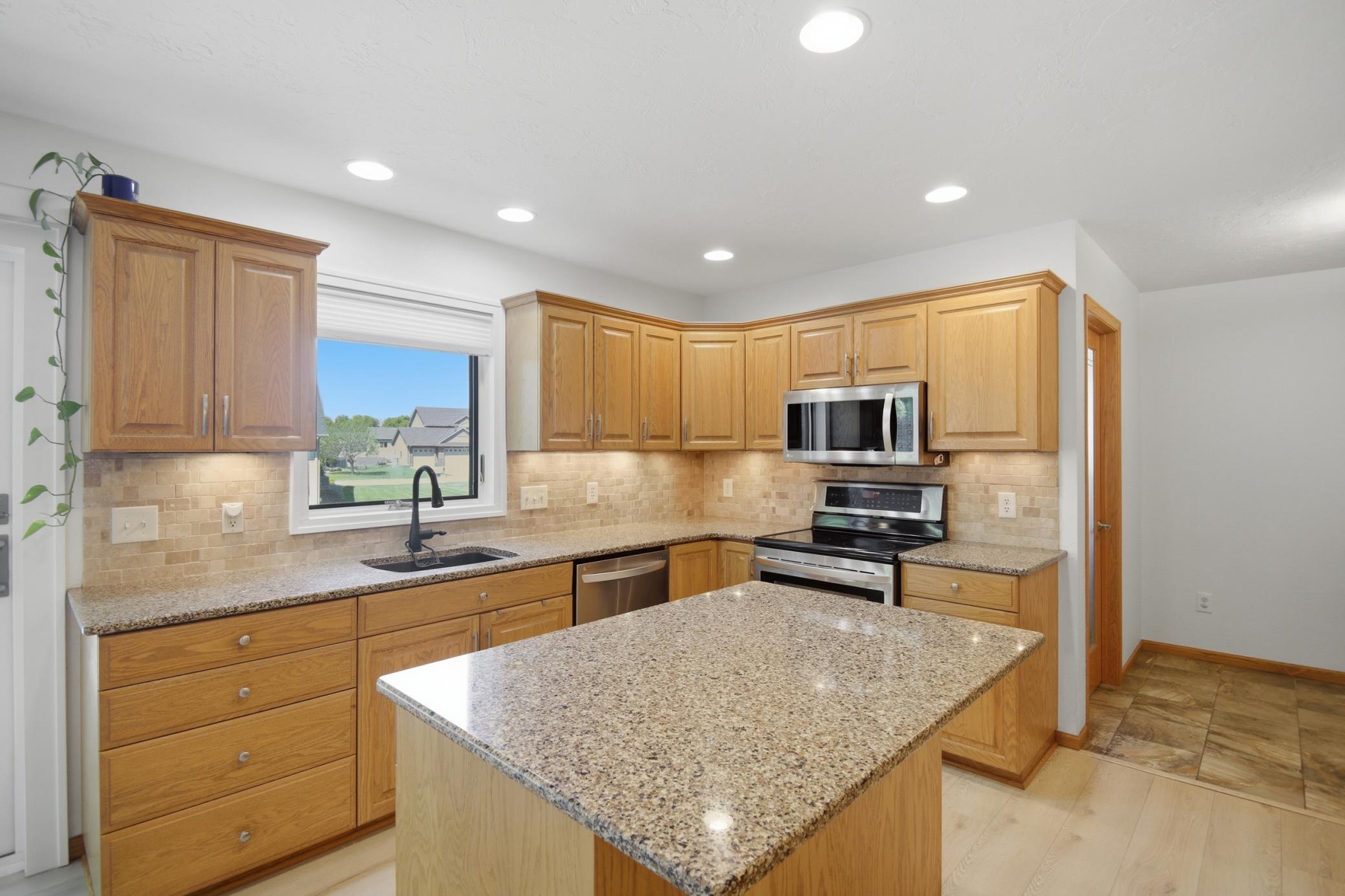 1406 26th Street Southwest Austin, MN 55912 - Photo 14 of 73