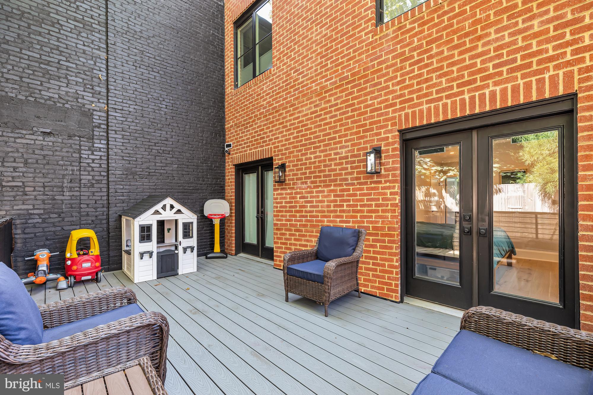 710 E Street Southeast, Unit 4 Washington, DC 20003 - Photo 28 of 32