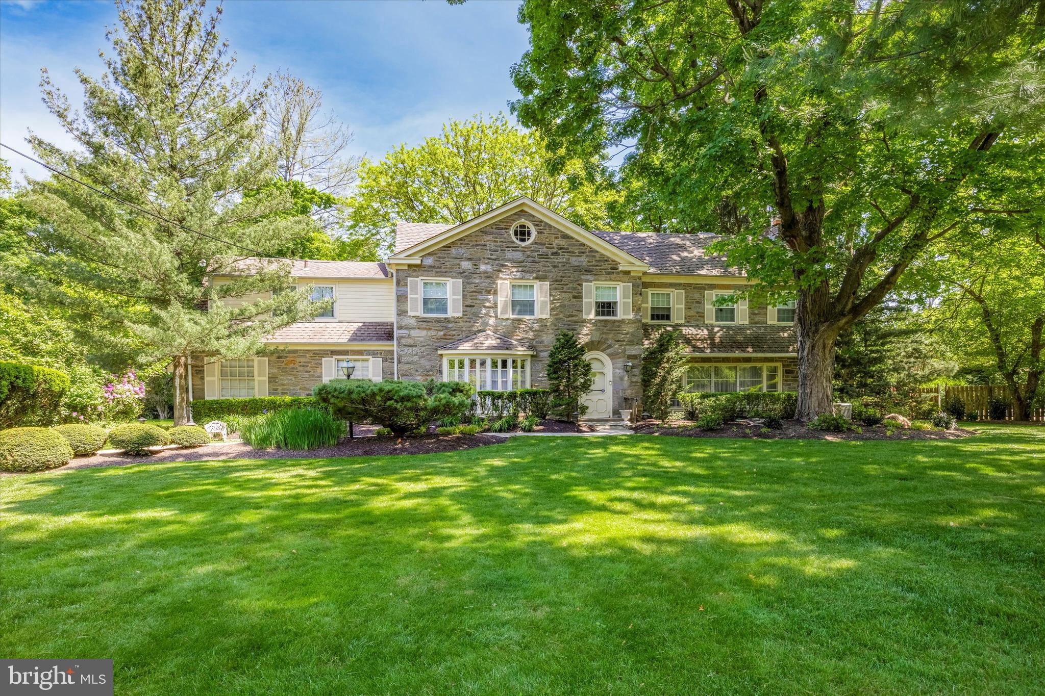 Welcome to 8301 Fairview Road!