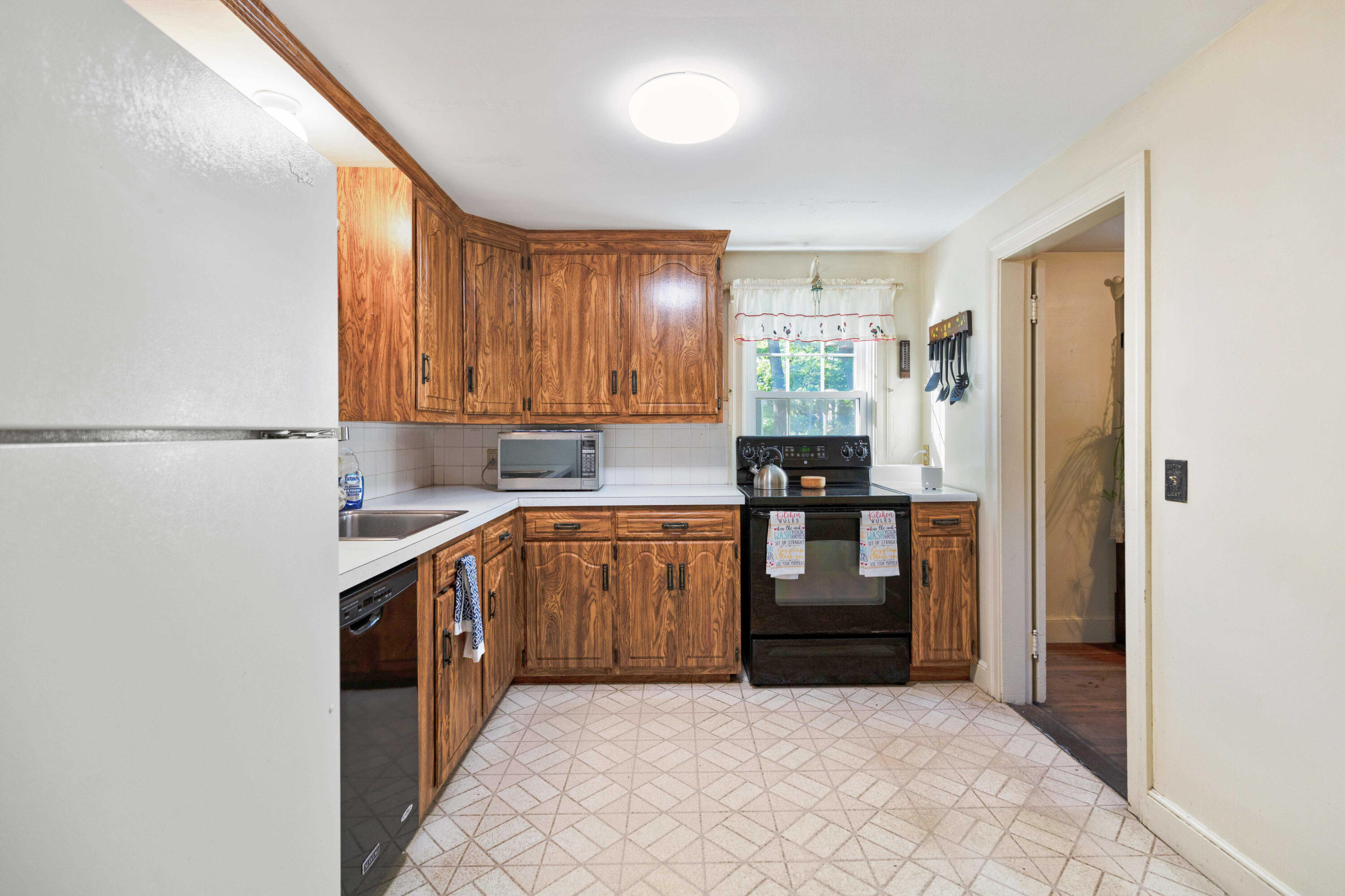 252 Mitchell Road Cape Elizabeth, ME 04107 - Photo 17 of 34 252 Mitchell Road Cape Elizabeth - 005