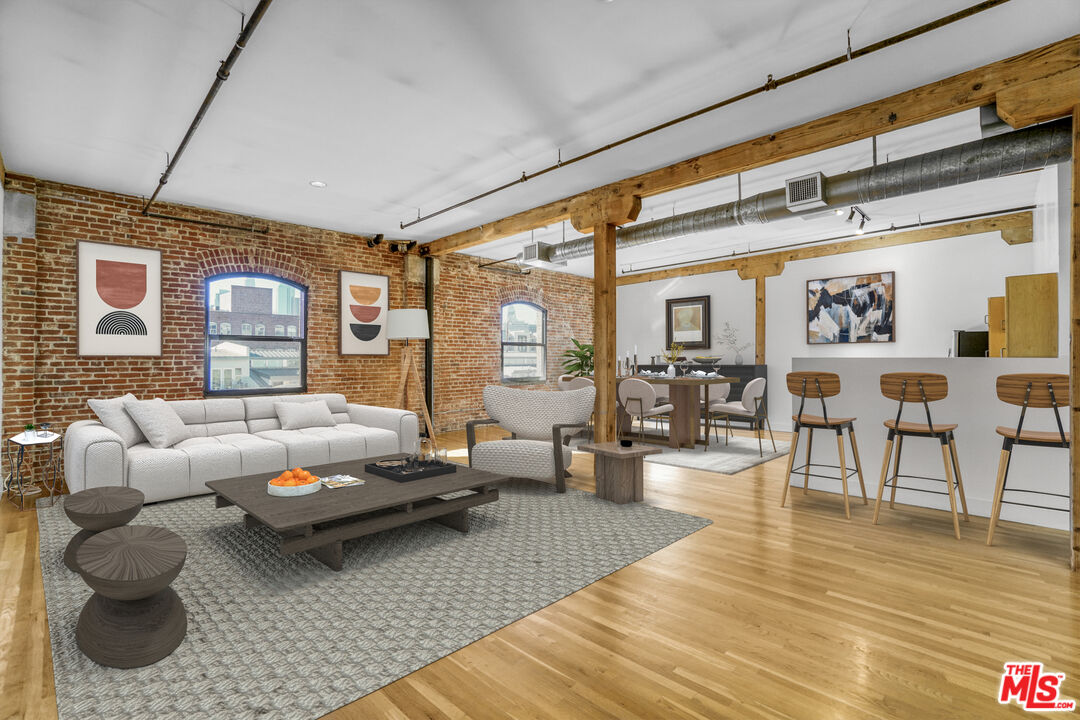 215 South Santa Fe Avenue, Unit 17 Los Angeles, CA 90012 - Photo 1 of 17