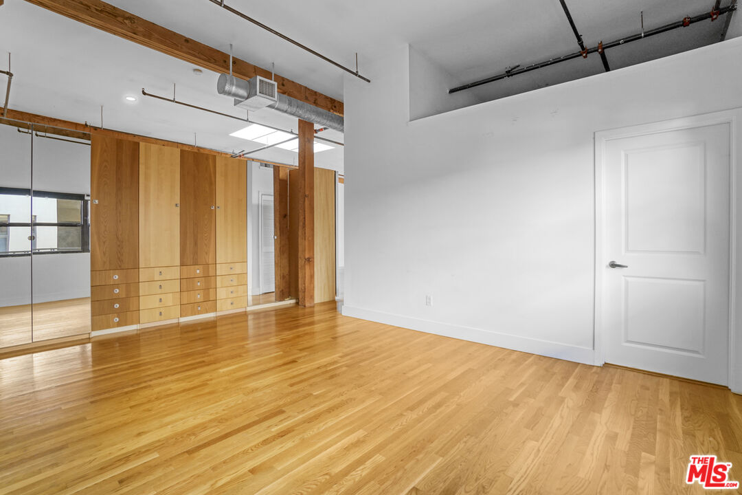 215 South Santa Fe Avenue, Unit 17 Los Angeles, CA 90012 - Photo 13 of 17