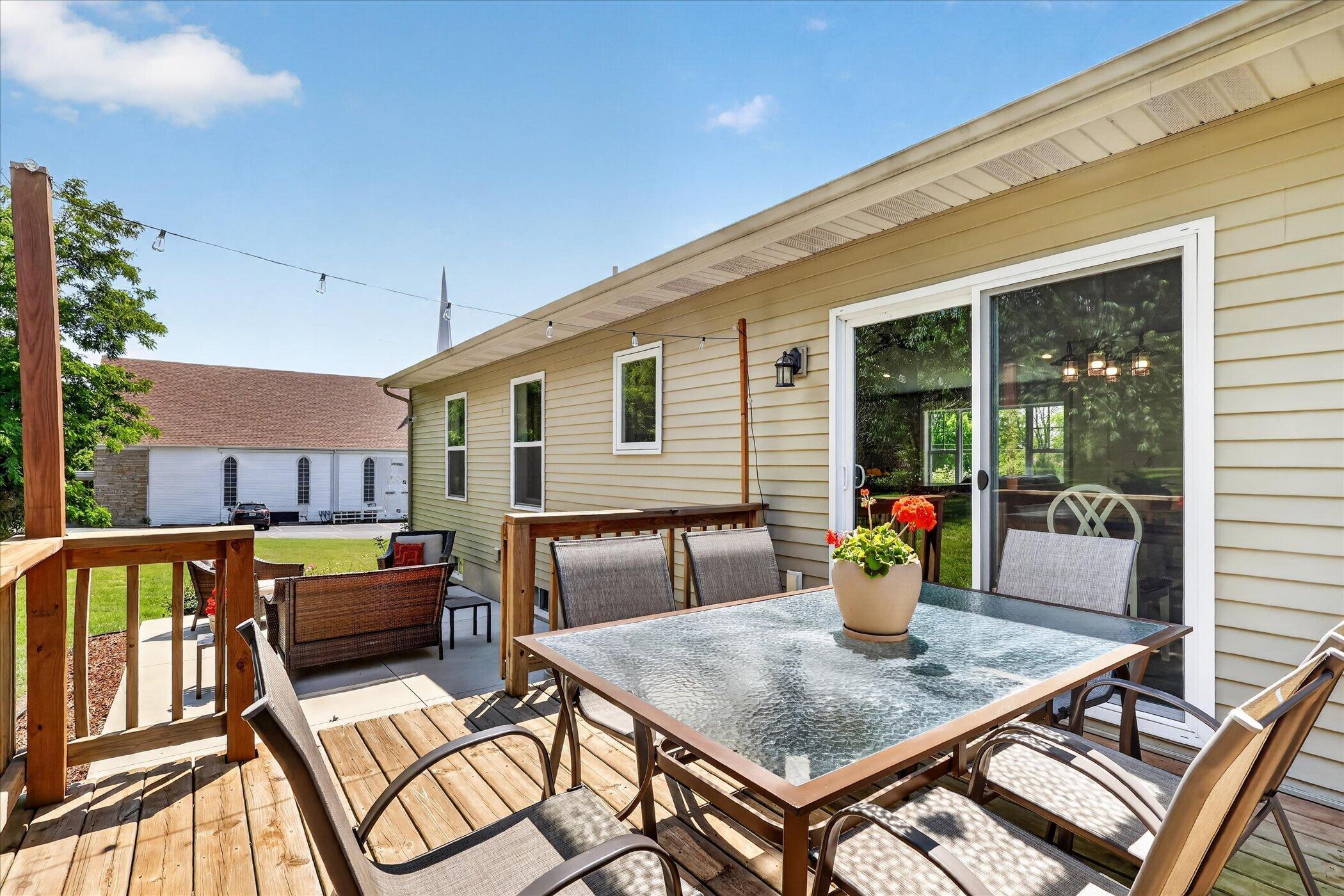 2747 4 Mile Road Northwest Grand Rapids, MI 49544 - Photo 43 of 48 Deck