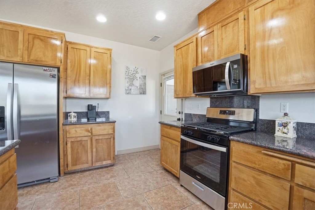 9323 Serra Street Phelan, CA 92371 - Photo 17 of 52