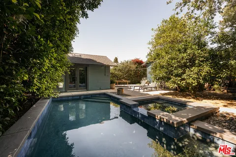 $1,050,000 | 6865 Calhoun Avenue, Van Nuys, CA 91405