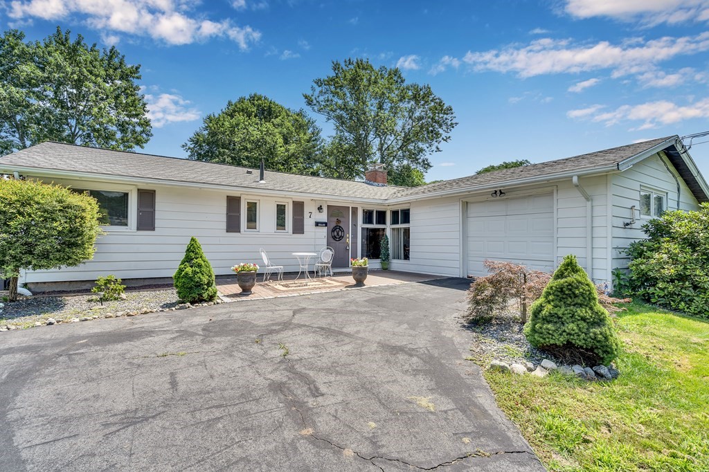 7 Leonard Road Framingham, MA 01701 - Photo 2 of 27