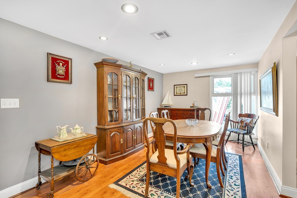 7 Leonard Road Framingham, MA 01701 - Photo 10 of 27 a workspace with furniture and window