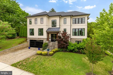 $2,750,000 | 3701-38 38th Street North, Arlington, VA 22207