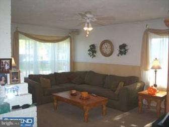 23 Beechtree Road Levittown, PA 19057 - Photo 2 of 6 Gallery Image 2