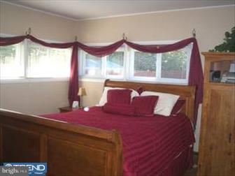 23 Beechtree Road Levittown, PA 19057 - Photo 3 of 6 Gallery Image 3
