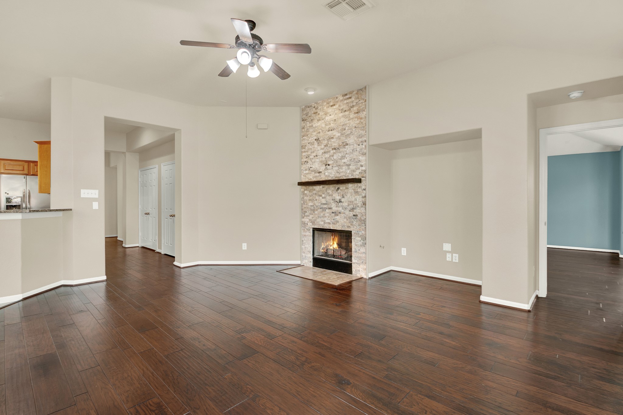 9226 Fernwillow Drive Spring, TX 77379 - Photo 7 of 36 Gallery Image 7