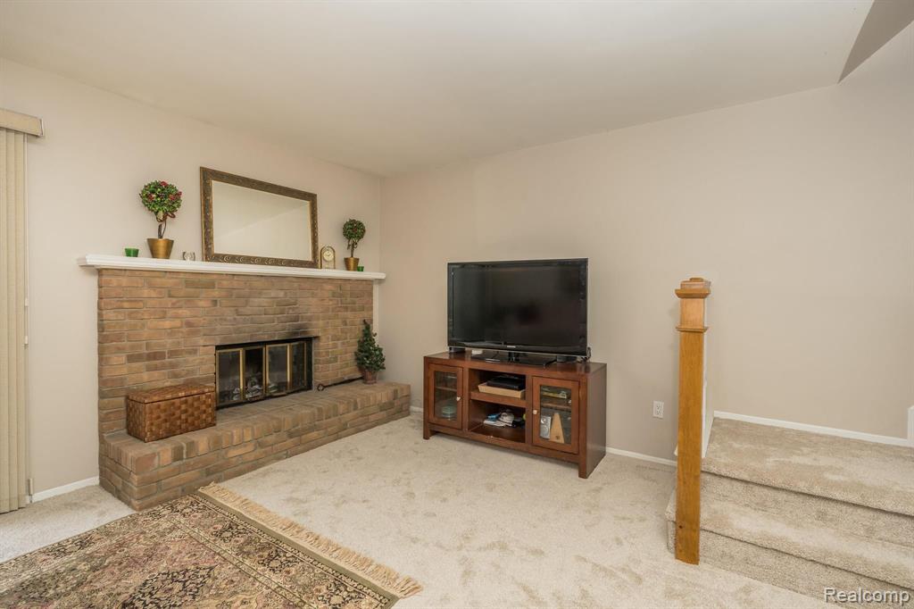 618 Byron Court Rochester Hills, MI 48307 - Photo 11 of 31