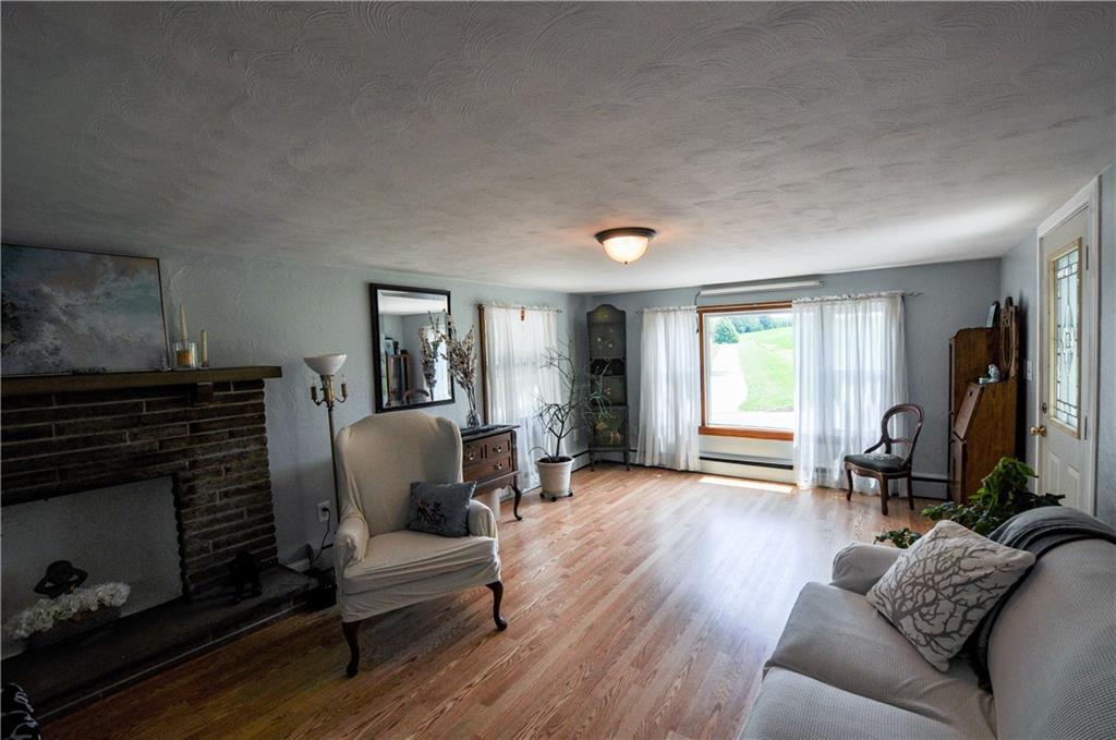 187 Weckerly Road Butler, PA 16002 - Photo 4 of 22