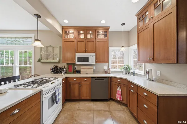 $255,000 | 4905 Highway 24, Peoria, IL 61607