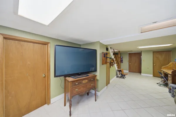 $255,000 | 4905 Highway 24, Peoria, IL 61607