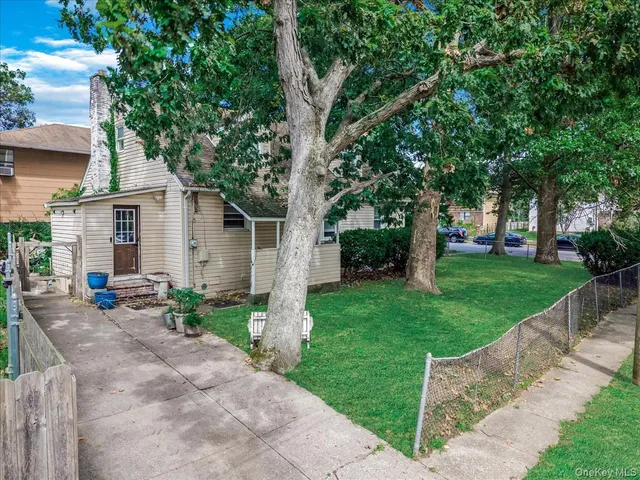 $900,000 | 362 Langdon Boulevard, Rockville Centre, NY 11570