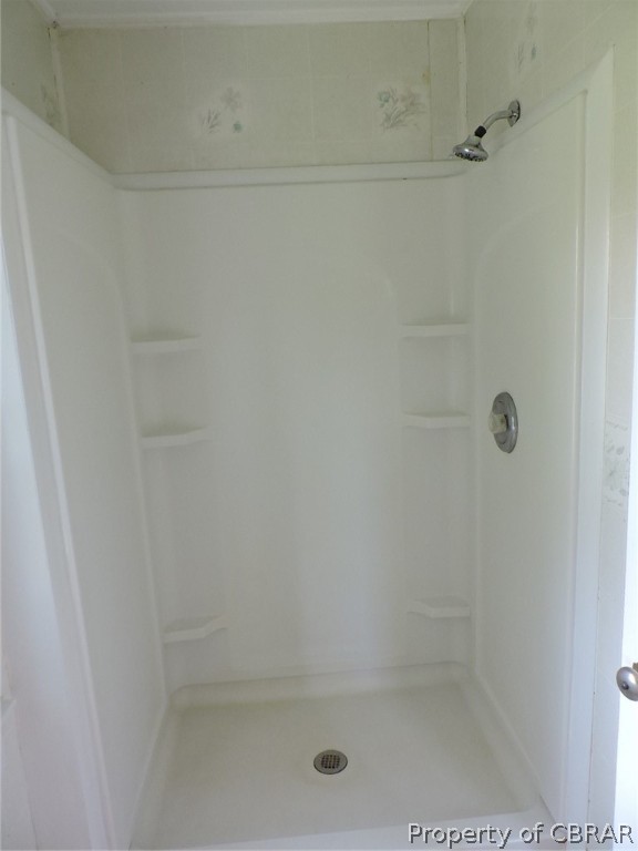 9603 Ban Road Hayes, VA 23072 - Photo 14 of 31 BATH