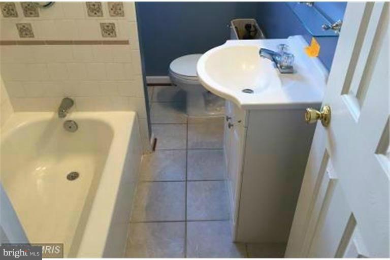 3905 West Cold Spring Lane Baltimore, MD 21215 - Photo 14 of 15 Bath