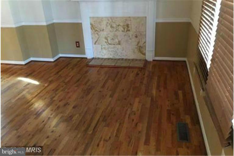 3905 West Cold Spring Lane Baltimore, MD 21215 - Photo 5 of 15 Living Room