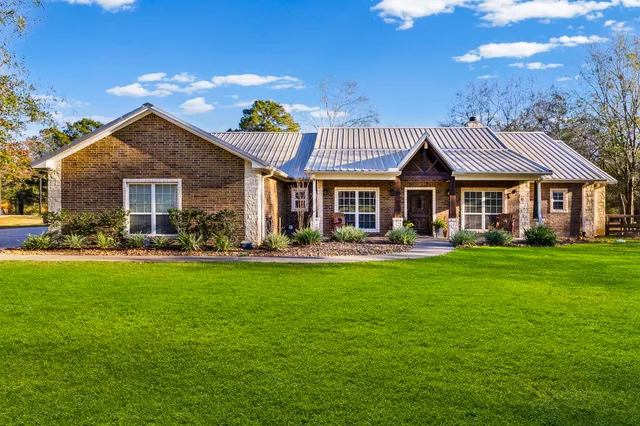 $679,900 | 453 Southcreek Park, Livingston, TX 77351