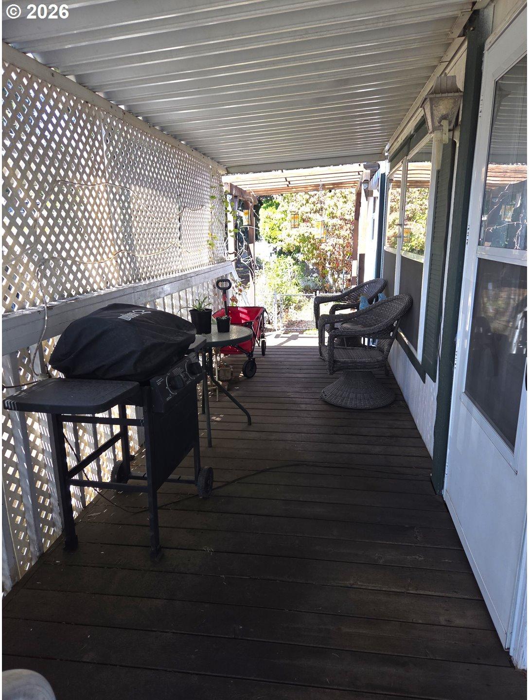 5335 Main Street, Unit 11 Springfield, OR 97478 - Photo 5 of 30 Covered Porch