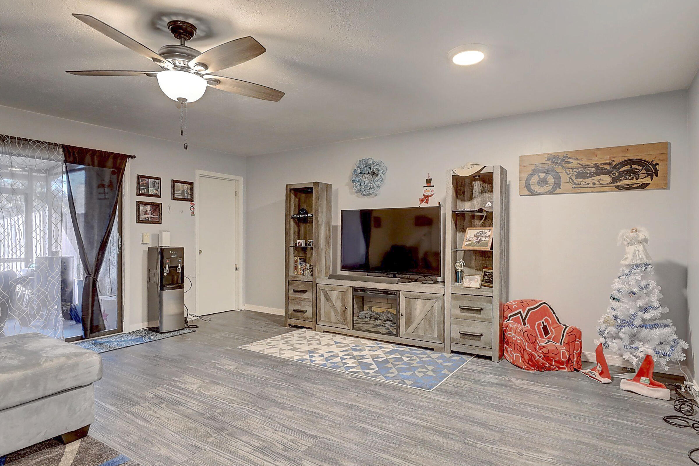 2070 Colonial Road, Unit 5 Fort Pierce, FL 34950 - Photo 4 of 30 04_3j0a2481_2_3_4_5