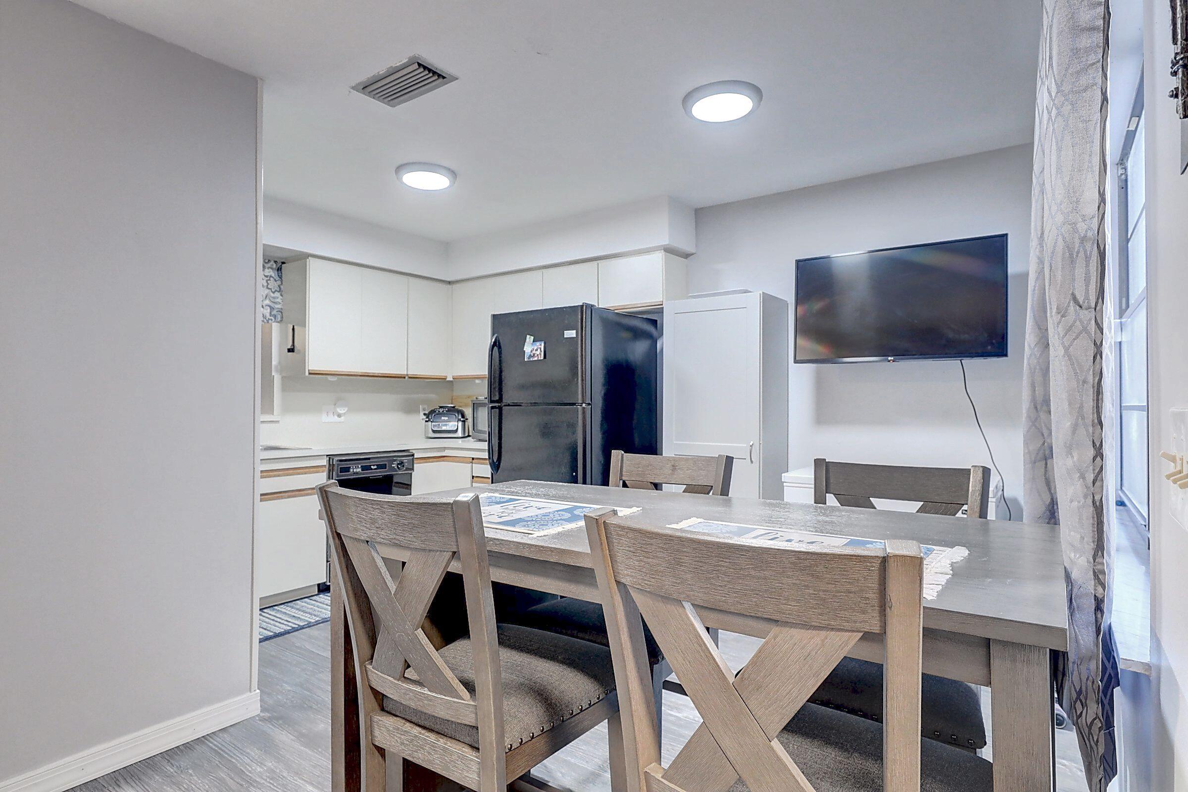 2070 Colonial Road, Unit 5 Fort Pierce, FL 34950 - Photo 8 of 30 08_3j0a2506_07_08_09_10