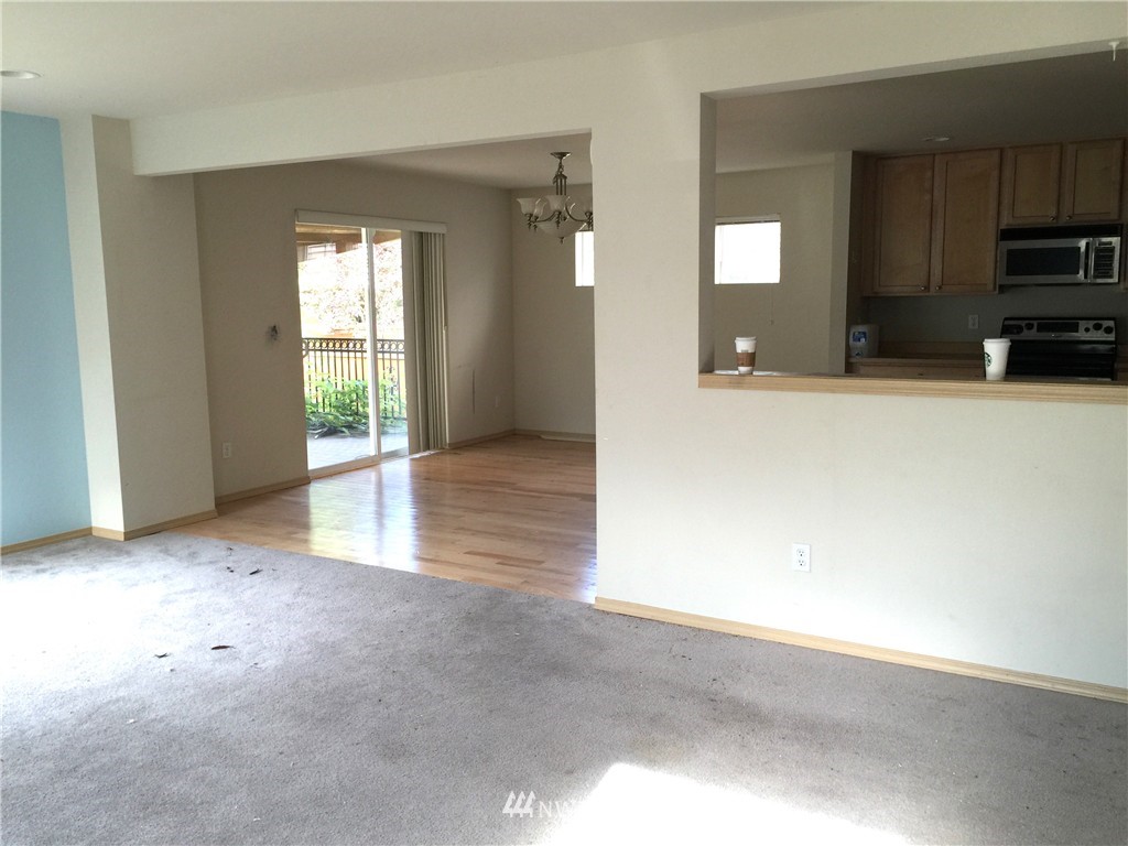2725 Northeast 2nd Street Renton, WA 98056 - Photo 4 of 14