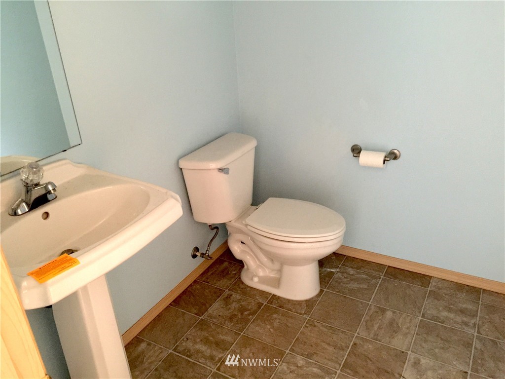 2725 Northeast 2nd Street Renton, WA 98056 - Photo 7 of 14