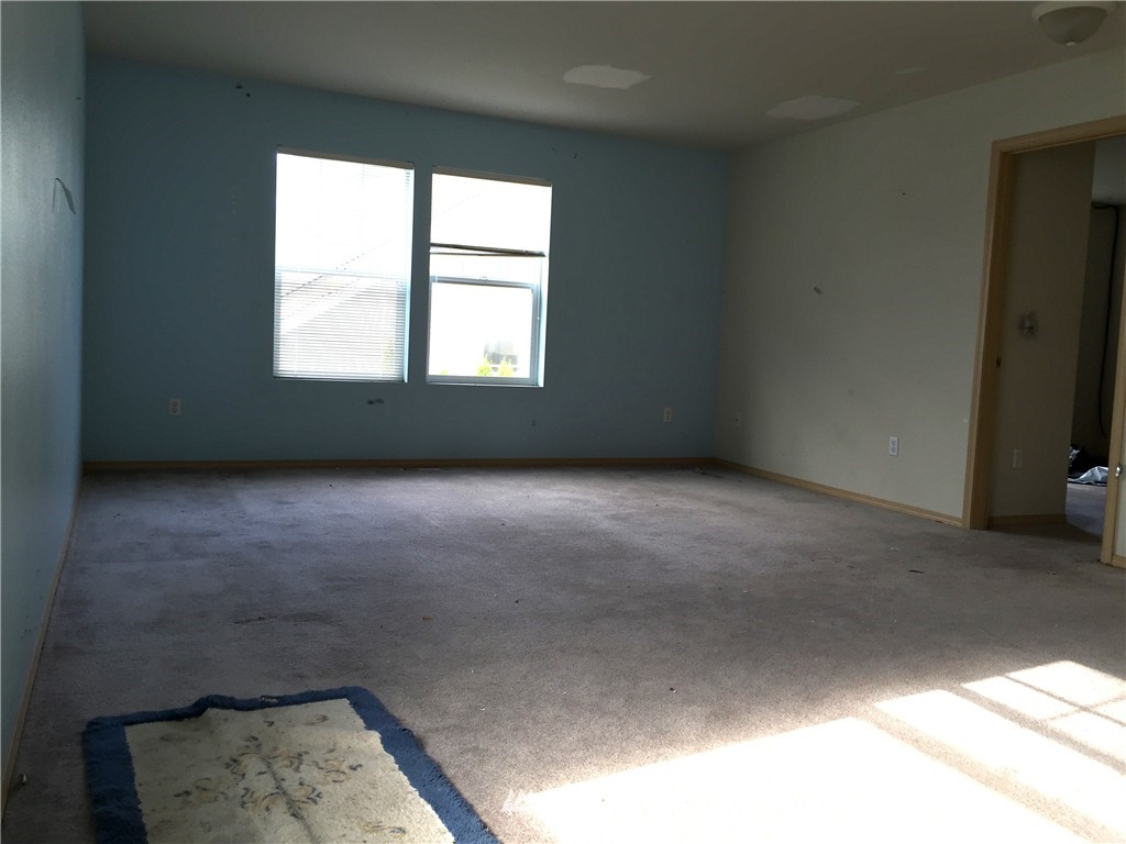 2725 Northeast 2nd Street Renton, WA 98056 - Photo 8 of 14