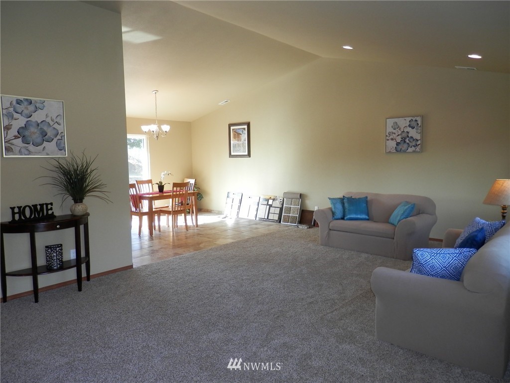 6308 192nd Lane Southwest Rochester, WA 98579 - Photo 11 of 23