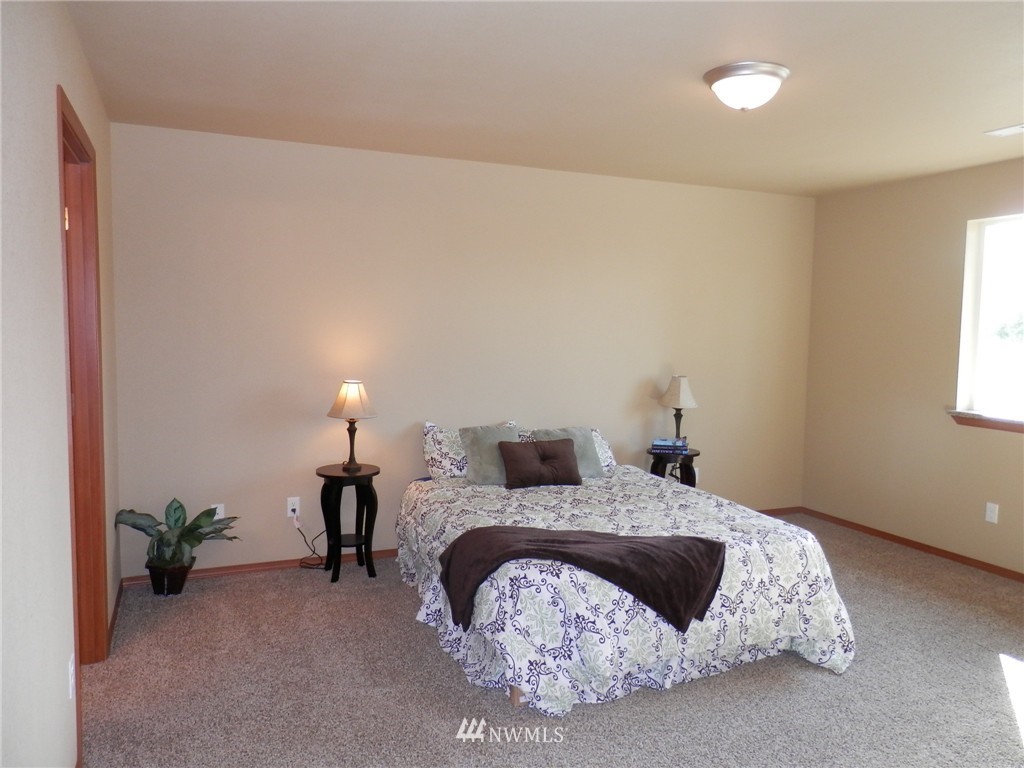 6308 192nd Lane Southwest Rochester, WA 98579 - Photo 13 of 23