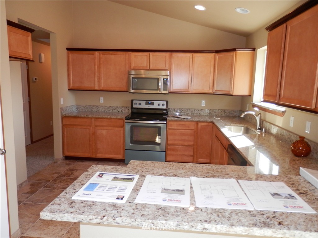 6308 192nd Lane Southwest Rochester, WA 98579 - Photo 4 of 23