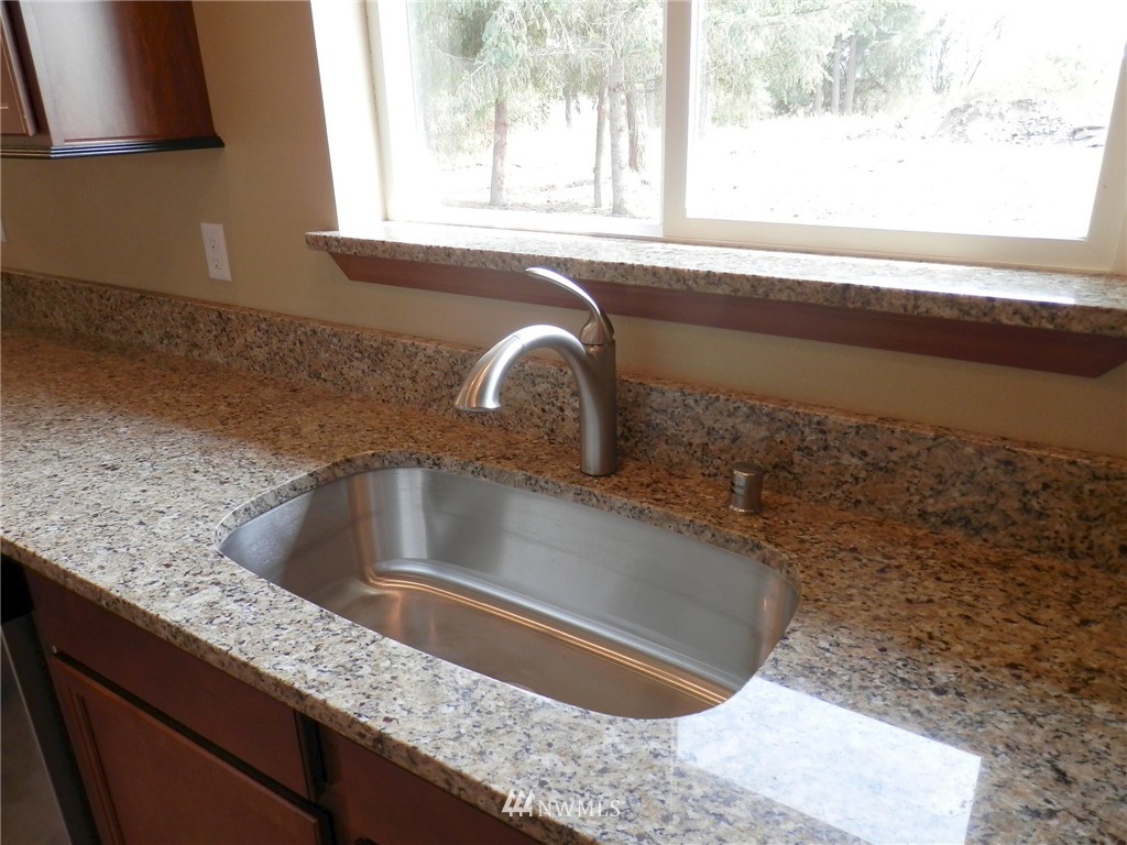 6308 192nd Lane Southwest Rochester, WA 98579 - Photo 5 of 23