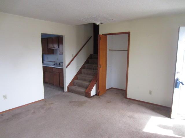 5280 Refugee Road Columbus, OH 43232 - Photo 4 of 10