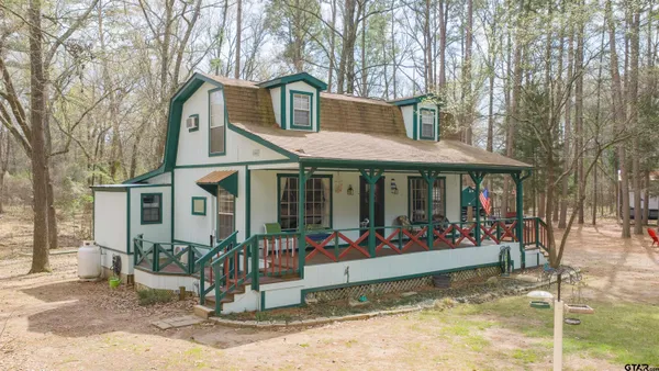 $179,900 | 1100 Cypress Creek Drive, Mount Vernon, TX 75457