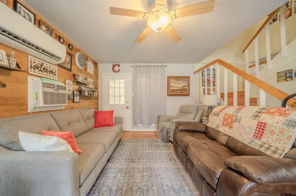 $179,900 | 1100 Cypress Creek Drive, Mount Vernon, TX 75457