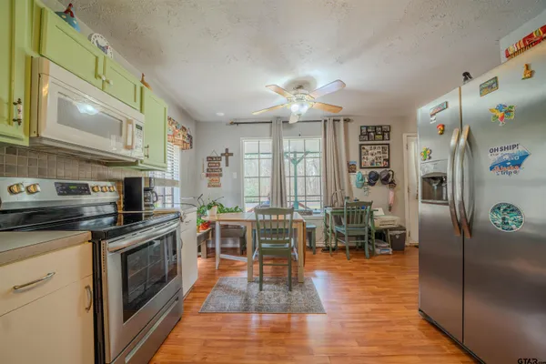 $179,900 | 1100 Cypress Creek Drive, Mount Vernon, TX 75457